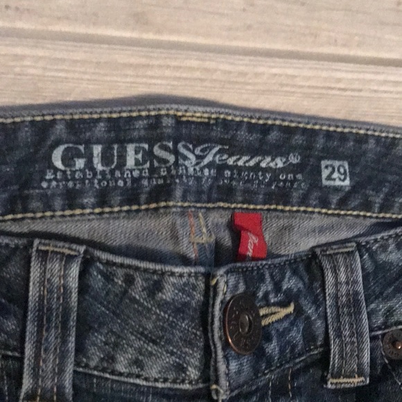 ⬇️GUESS BLUE JEANS - Picture 3 of 7